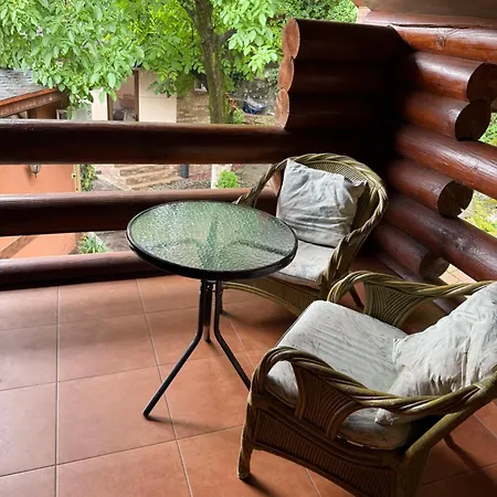 з 2 спальними кімнатами