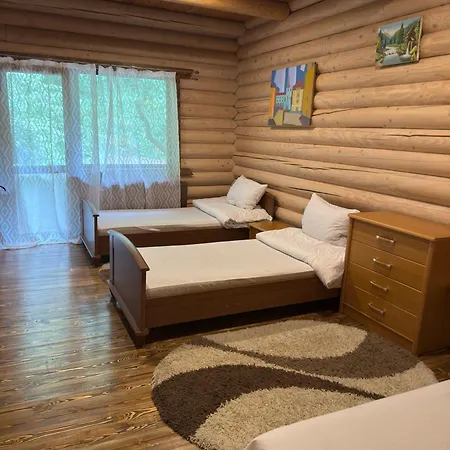 з 2 спальними кімнатами Mukacheve